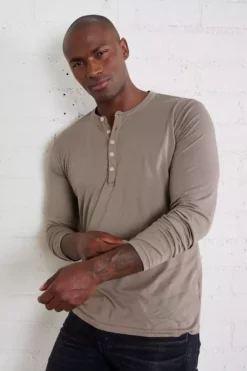 Velvet By Graham & Spencer ALVARO COTTON JERSEY HENLEY Mens