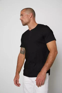 Velvet By Graham & Spencer FULTON SHORT SLEEVE HENLEY Mens