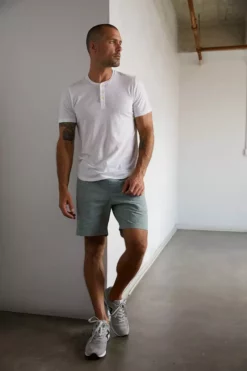 Velvet By Graham & Spencer FULTON SHORT SLEEVE HENLEY Mens