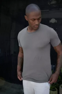 Velvet By Graham & Spencer HOWARD WHISPER CLASSIC CREW NECK TEE Mens 53 Velvet By Graham & Spencer HOWARD WHISPER CLASSIC CREW NECK TEE Mens