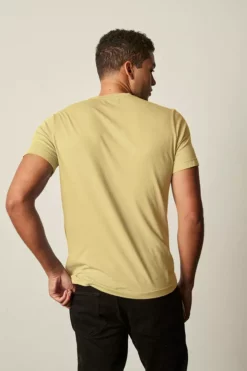 Velvet By Graham & Spencer SAMSEN WHISPER CLASSIC V-NECK TEE Mens
