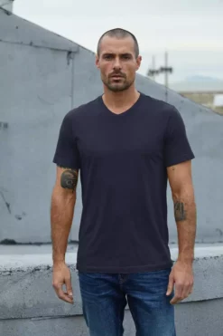 Velvet By Graham & Spencer SAMSEN WHISPER CLASSIC V-NECK TEE Mens