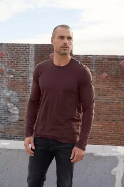 Velvet By Graham & Spencer SKEETER WHISPER CLASSIC CREW NECK TEE Mens