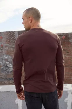 Velvet By Graham & Spencer SKEETER WHISPER CLASSIC CREW NECK TEE Mens