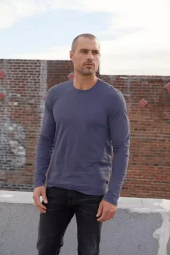 Velvet By Graham & Spencer SKEETER WHISPER CLASSIC CREW NECK TEE Mens