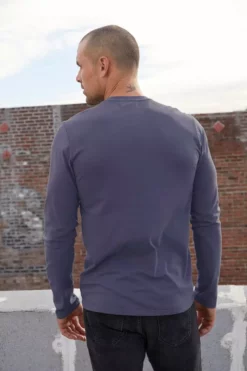 Velvet By Graham & Spencer SKEETER WHISPER CLASSIC CREW NECK TEE Mens