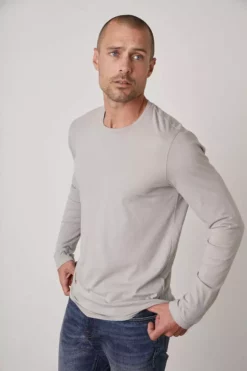 Velvet By Graham & Spencer SKEETER WHISPER CLASSIC CREW NECK TEE Mens