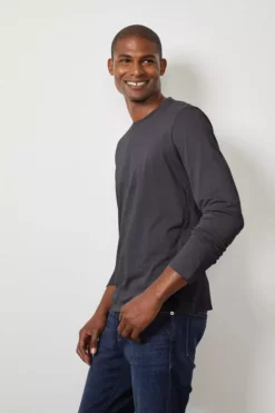 Velvet By Graham & Spencer SKEETER WHISPER CLASSIC CREW NECK TEE Mens