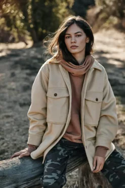 Velvet By Graham & Spencer ARIANA SHACKET Womens