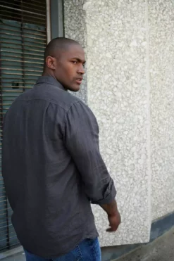 Velvet By Graham & Spencer BENTON LINEN BUTTON-UP SHIRT