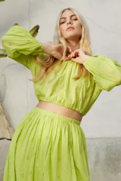 Velvet By Graham & Spencer Womens YARA COTTON EYELET CROP TOP