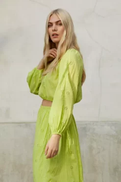 Velvet By Graham & Spencer Womens YARA COTTON EYELET CROP TOP