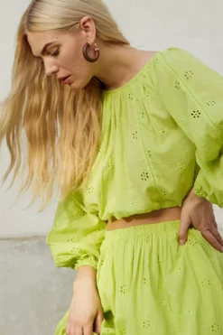 Velvet By Graham & Spencer Womens YARA COTTON EYELET CROP TOP